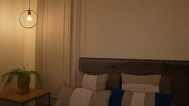 IrisBaker online show from 02/02/26, 10:20