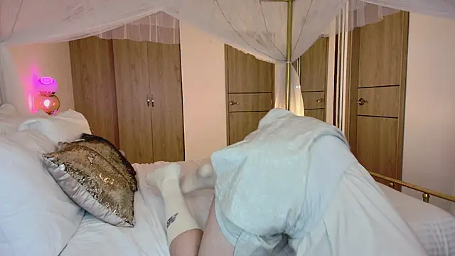 alejadollts online show from 04/28/26, 12:09