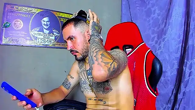 Snapshot of smoker445 chatting on 10/29/25, 12:20 smoker445 online show from 10/29/25, 12:20