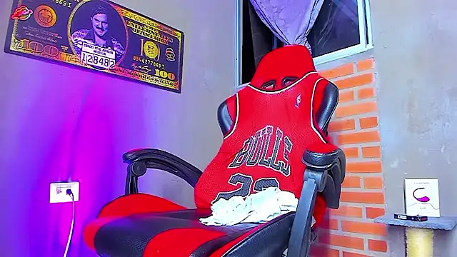 Snapshot of smoker445 chatting on 10/02/25, 10:46 smoker445 online show from 10/02/25, 10:46