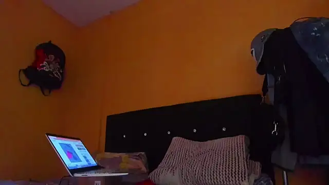 Snapshot of smoker445 chatting on 02/01/26, 05:00 smoker445 online show from 02/01/26, 05:00