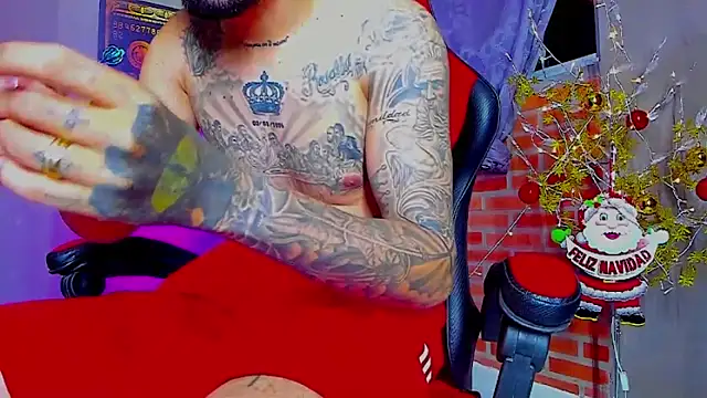 Snapshot of smoker445 chatting on 12/02/25, 05:42 smoker445 online show from 12/02/25, 05:42