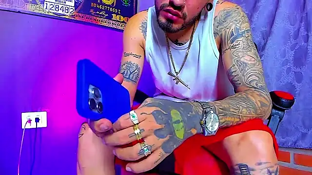 Snapshot of smoker445 chatting on 11/20/25, 12:11 smoker445 online show from 11/20/25, 12:11