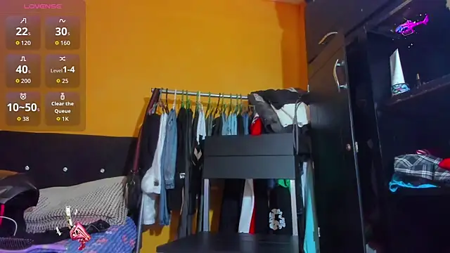 Snapshot of smoker445 chatting on 02/13/26, 05:13 smoker445 online show from 02/13/26, 05:13