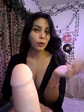 Snapshot of xlalitaxxx chatting on 12/08/24, 11:40 xlalitaxxx online show from 12/08/24, 11:40