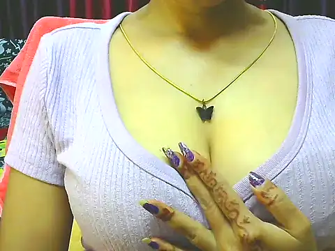 ishmita99 online show from 10/28/25, 04:46