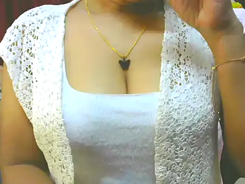 Snapshot of ishmita99 chatting on 01/26/25, 05:23 ishmita99 online show from 01/26/25, 05:23