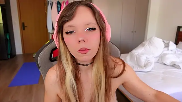 Ayra Lust online show from 02/20/26, 07:05