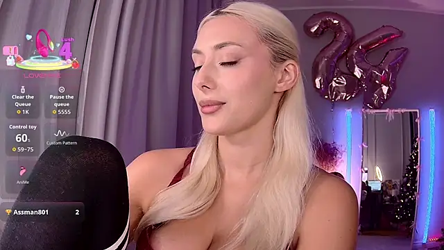 Snapshot of LoryWood chatting on 01/16/26, 03:49 LoryWood online show from 01/16/26, 03:49