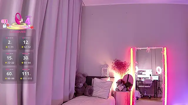 Snapshot of LoryWood chatting on 03/27/26, 05:25 LoryWood online show from 03/27/26, 05:25