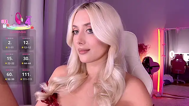 Snapshot of LoryWood chatting on 04/12/26, 02:53 LoryWood online show from 04/12/26, 02:53