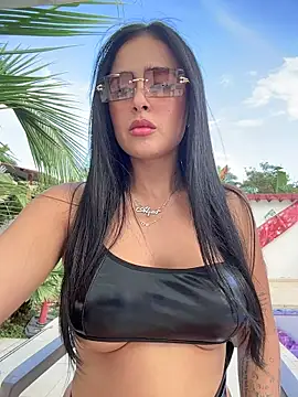 Snapshot of Alexandra_duque chatting on 11/15/25, 08:24 Alexandra duque online show from 11/15/25, 08:24