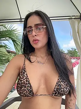 Snapshot of Alexandra_duque chatting on 11/08/25, 08:23 Alexandra duque online show from 11/08/25, 08:23