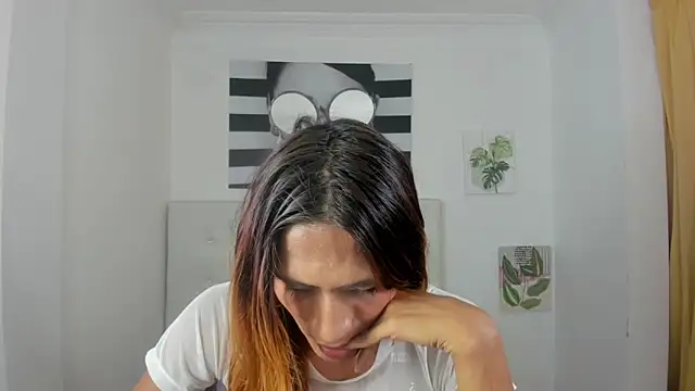 Brisahott online show from 12/19/25, 07:49