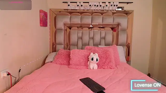 emilyaboott online show from 10/17/25, 10:44