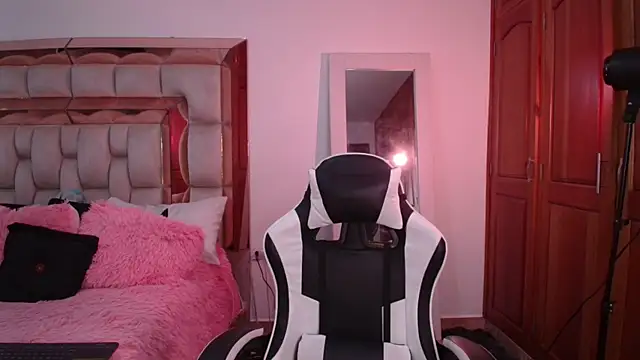 emilyaboott online show from 04/17/26, 11:29