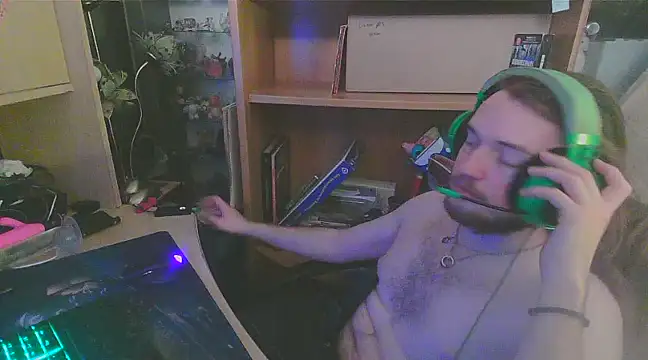 nicolasdumand21 online show from 02/25/25, 08:32