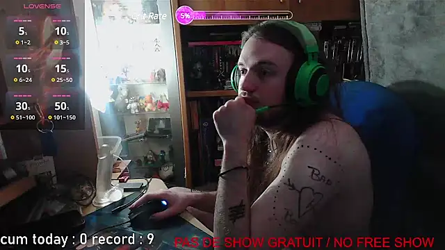 nicolasdumand21 online show from 01/23/25, 12:41