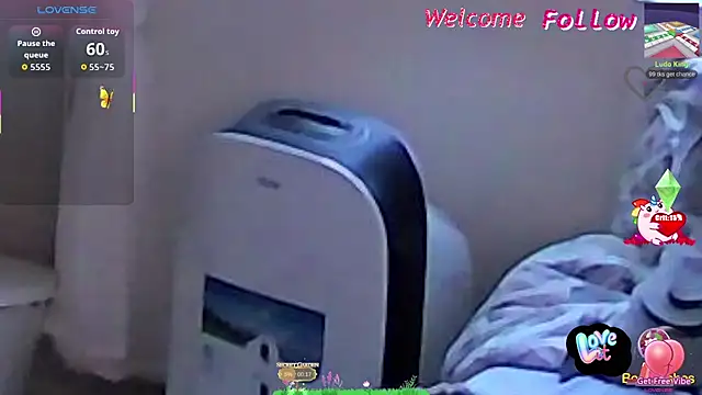 Snapshot of larsgessner30 chatting on 05/17/26, 03:28 larsgessner30 online show from 05/17/26, 03:28