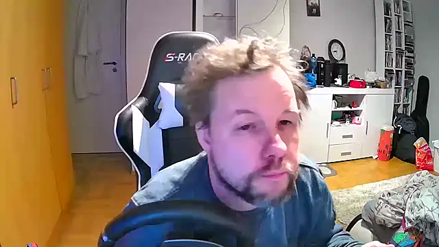 larsgessner30 online show from 03/31/26, 11:07