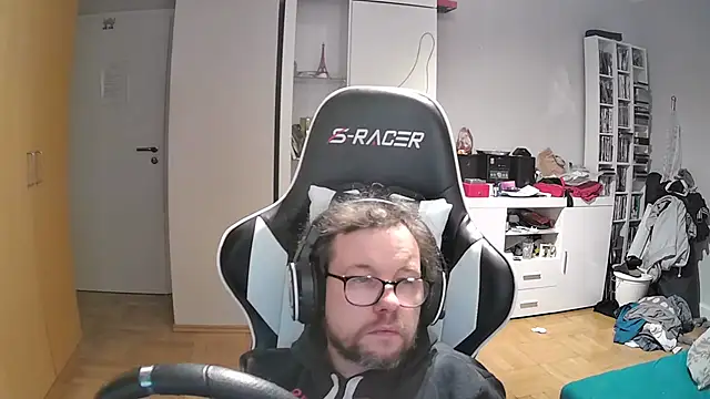 larsgessner30 online show from 11/07/25, 09:52