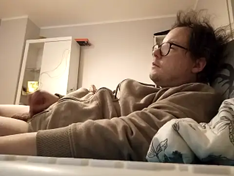 larsgessner30 online show from 11/28/25, 07:58