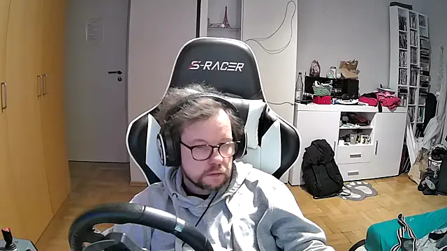 larsgessner30 online show from 10/30/25, 12:20