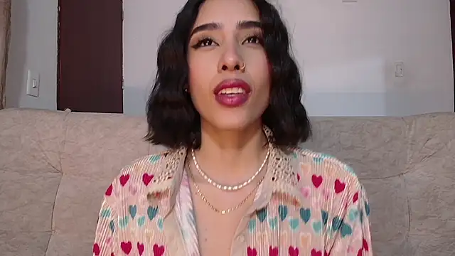 Snapshot of cataleyya_666 chatting on 01/05/25, 12:42 cataleyya 666 online show from 01/05/25, 12:42