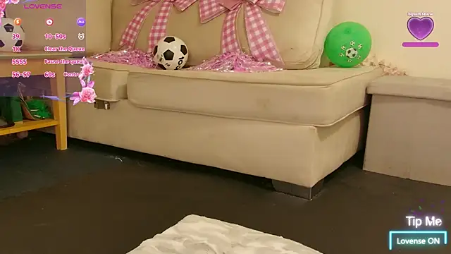 Milky flexy cat online show from 07/16/26, 09:34