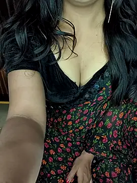 Snapshot of Tanvi-patil chatting on 02/16/25, 05:04 Tanvi-patil online show from 02/16/25, 05:04