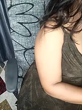 Snapshot of Tanvi-patil chatting on 06/16/26, 05:02 Tanvi-patil online show from 06/16/26, 05:02