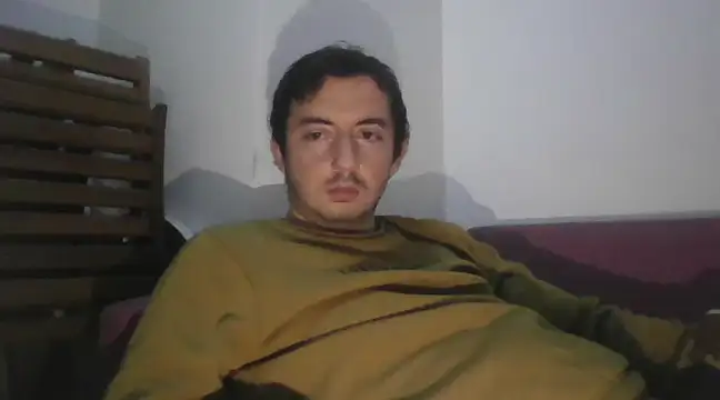 Snapshot of laynufff chatting on 01/23/25, 03:32 laynufff online show from 01/23/25, 03:32