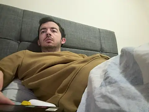 Snapshot of laynufff chatting on 03/18/26, 04:48 laynufff online show from 03/18/26, 04:48