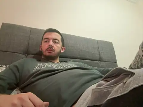 Snapshot of laynufff chatting on 04/08/26, 09:44 laynufff online show from 04/08/26, 09:44