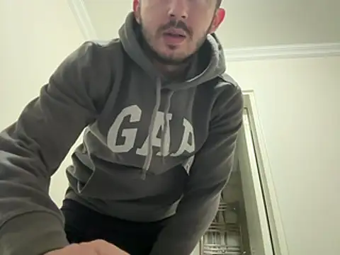 Snapshot of laynufff chatting on 02/21/26, 07:38 laynufff online show from 02/21/26, 07:38