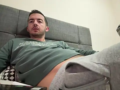 Snapshot of laynufff chatting on 04/04/26, 05:58 laynufff online show from 04/04/26, 05:58