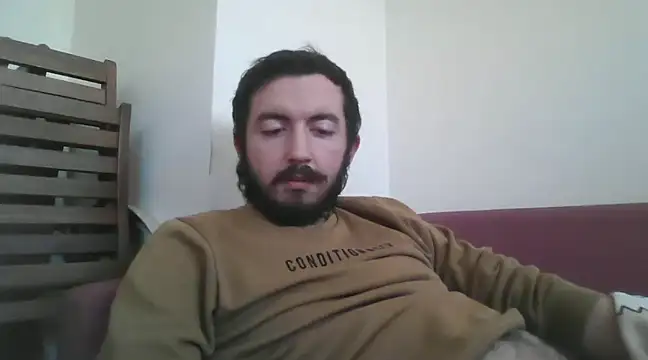 Snapshot of laynufff chatting on 01/18/25, 02:23 laynufff online show from 01/18/25, 02:23