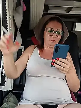Snapshot of cuplubijoanna chatting on 07/15/26, 05:09 cuplubijoanna online show from 07/15/26, 05:09