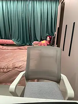 palzkybi123 online show from 02/05/26, 01:01