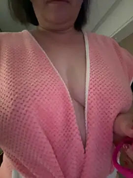 Snapshot of palzkybi123 chatting on 10/27/25, 04:19 palzkybi123 online show from 10/27/25, 04:19