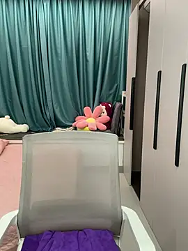 palzkybi123 online show from 02/11/26, 02:39