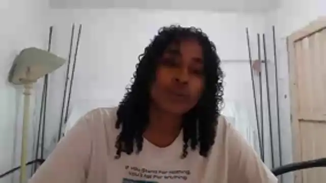 yohatinelly07 online show from 11/12/25, 09:40