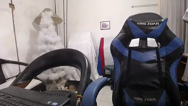 yohatinelly07 online show from 11/27/25, 07:58