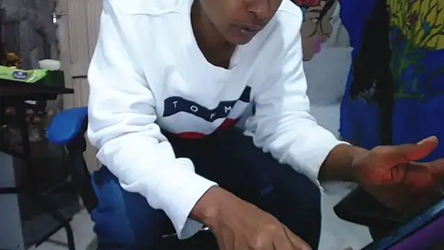 yohatinelly07 online show from 09/26/25, 11:06