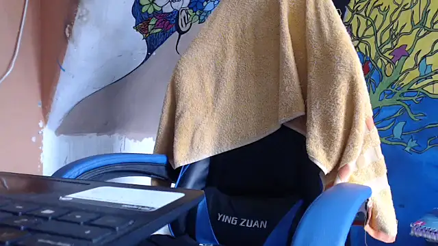 yohatinelly07 online show from 10/23/25, 06:50