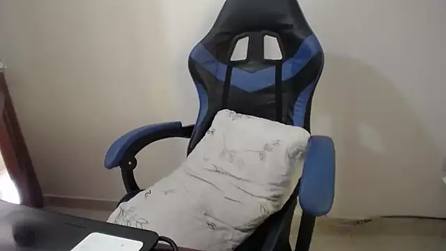 yohatinelly07 online show from 04/12/26, 02:09