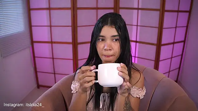 its lola24 online show from 01/08/25, 11:32