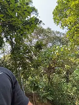 JuicyFruits93 online show from 04/12/26, 05:22