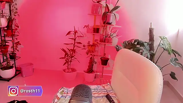 rossth1 online show from 11/20/25, 07:03