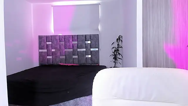 rossth1 online show from 05/08/26, 04:44